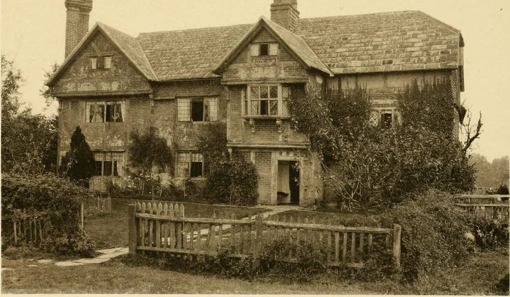 An illustration from Old cottages & farm-houses in Surrey / illustrated on one hundred collotype plates from photographs specially taken by W. Galsworthy Davie, with an introduction and numerous sketches by W. Curtis Green, 1908, leaf 210