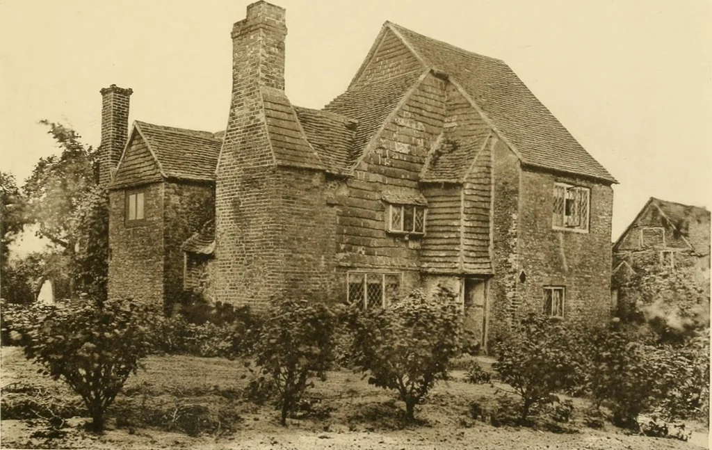 An illustration from Old cottages & farm-houses in Surrey / illustrated on one hundred collotype plates from photographs specially taken by W. Galsworthy Davie, with an introduction and numerous sketches by W. Curtis Green, 1908, leaf 262