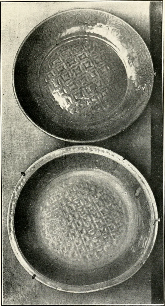 An illustration from Old Hyderabad China : (history, legend, and characteristics), 1916, leaf 57