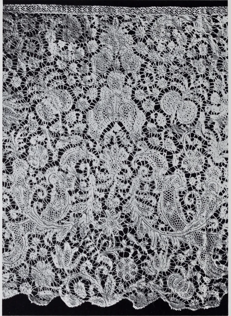 An illustration from Old world lace; or, A guide for the lace lover, 1920, leaf 39
