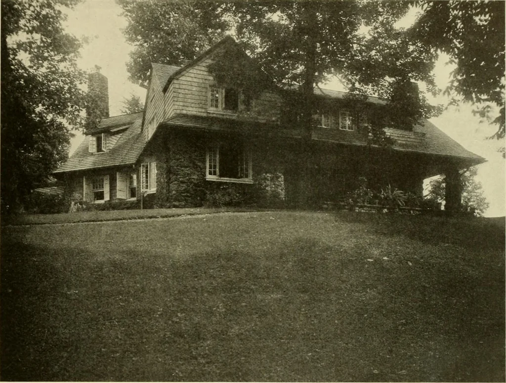 An illustration from One hundred country houses : modern American examples, 1909, leaf 130
