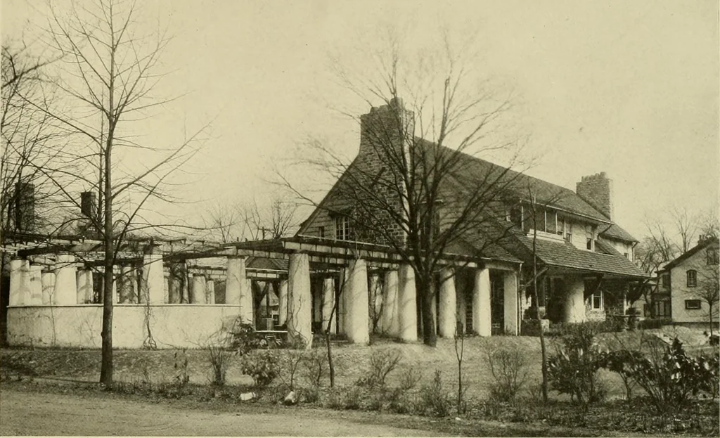 An illustration from One hundred country houses : modern American examples, 1909, leaf 134