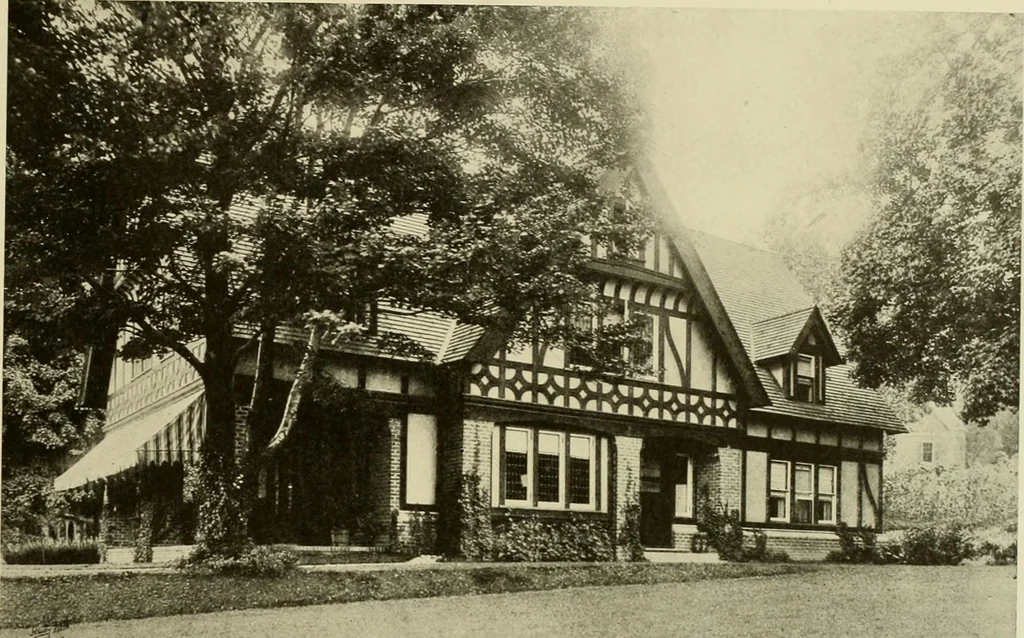 An illustration from One hundred country houses : modern American examples, 1909, leaf 146