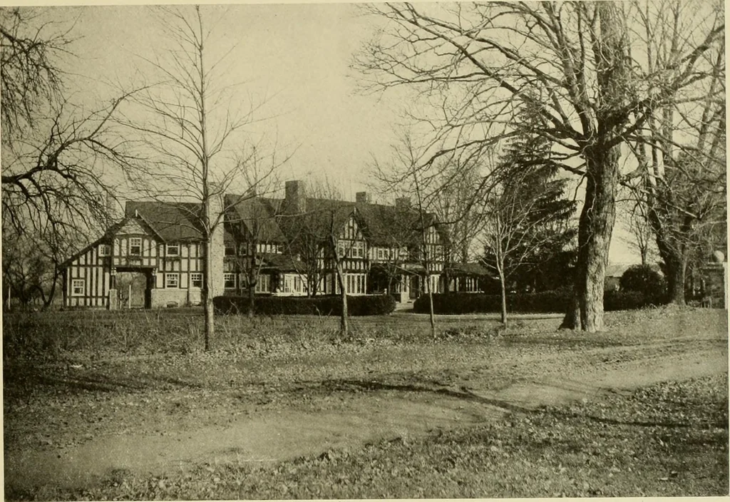 An illustration from One hundred country houses : modern American examples, 1909, leaf 148