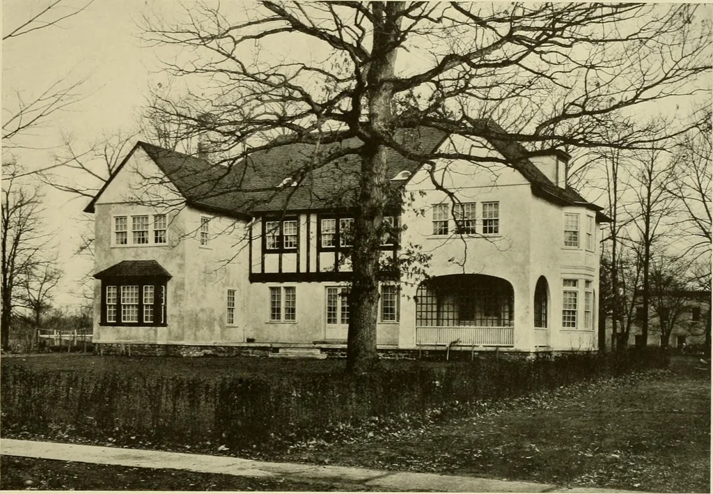 An illustration from One hundred country houses : modern American examples, 1909, leaf 154