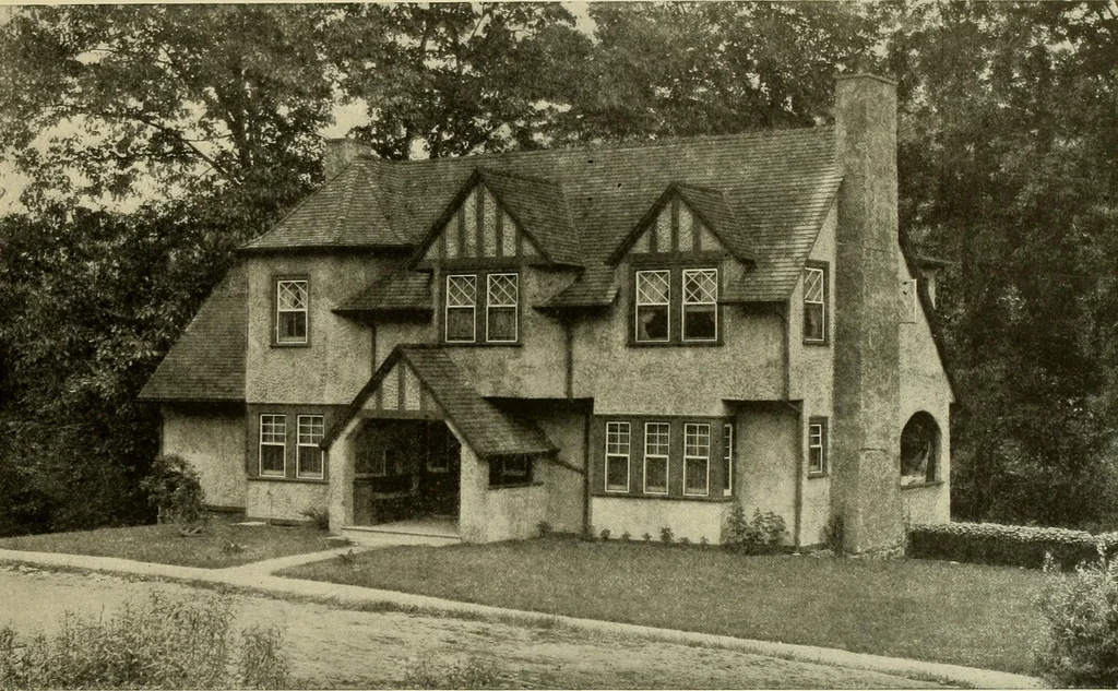 An illustration from One hundred country houses : modern American examples, 1909, leaf 160