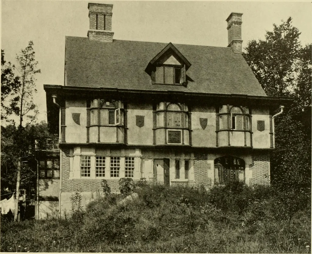 An illustration from One hundred country houses : modern American examples, 1909, leaf 162