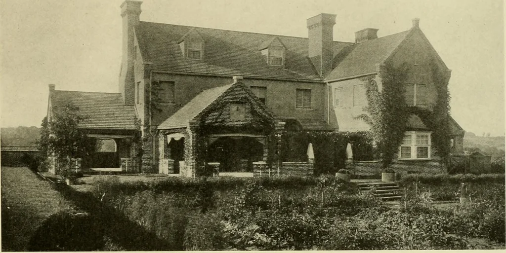 An illustration from One hundred country houses : modern American examples, 1909, leaf 176