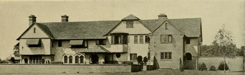 An illustration from One hundred country houses : modern American examples, 1909, leaf 184