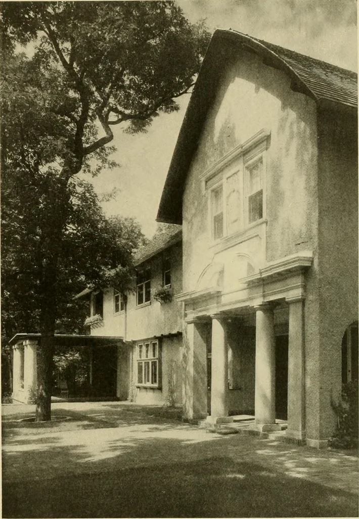 An illustration from One hundred country houses : modern American examples, 1909, leaf 206