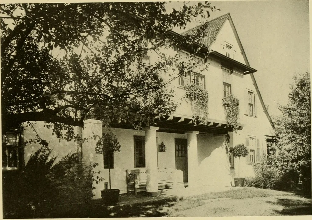 An illustration from One hundred country houses : modern American examples, 1909, leaf 212