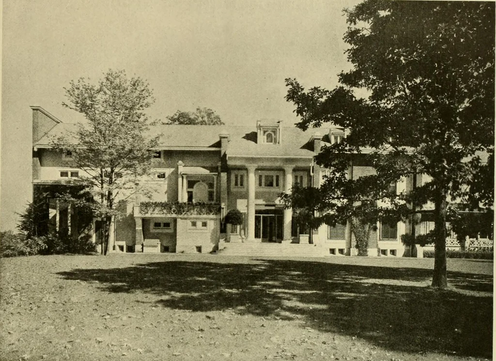 An illustration from One hundred country houses : modern American examples, 1909, leaf 226