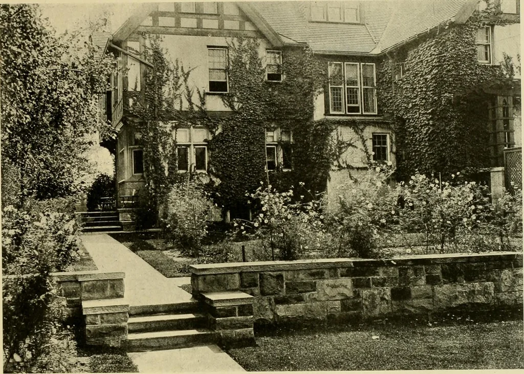 An illustration from One hundred country houses : modern American examples, 1909, leaf 252