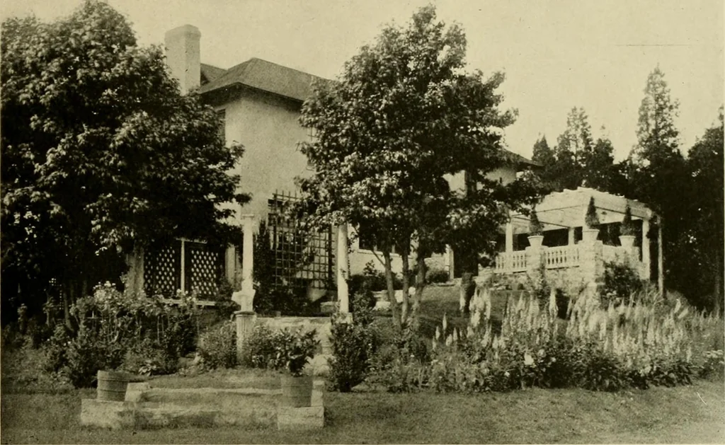 An illustration from One hundred country houses : modern American examples, 1909, leaf 256