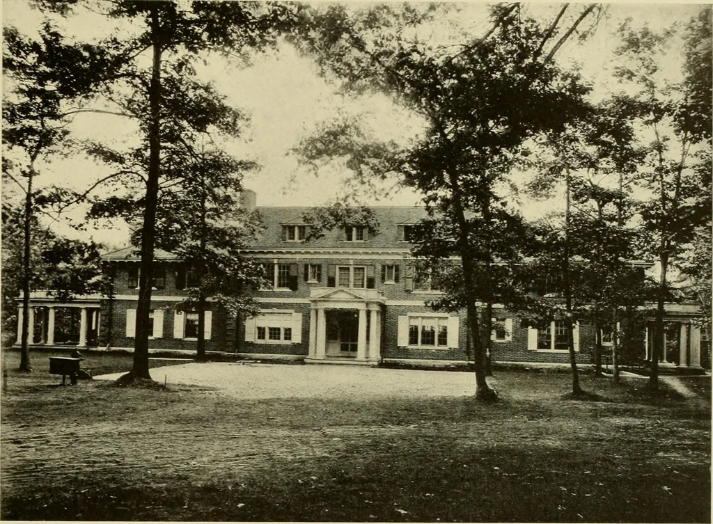 An illustration from One hundred country houses : modern American examples, 1909, leaf 50