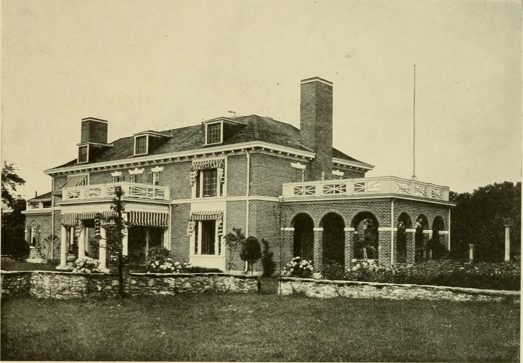 An illustration from One hundred country houses : modern American examples, 1909, leaf 62