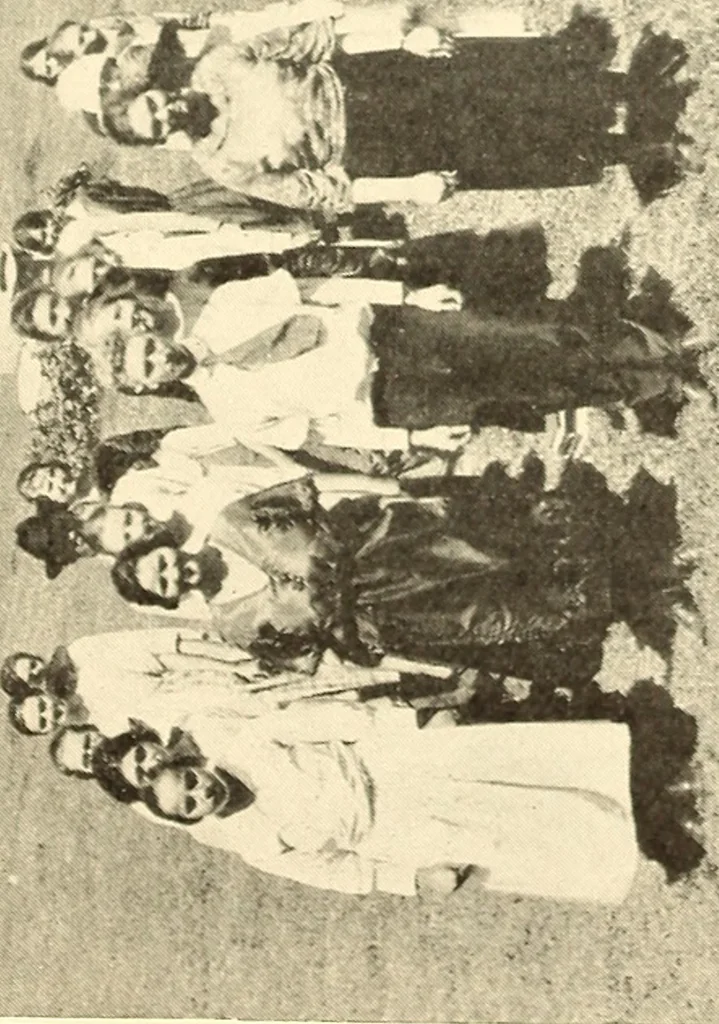 An illustration from One hundred mass play games, 1921, leaf 104