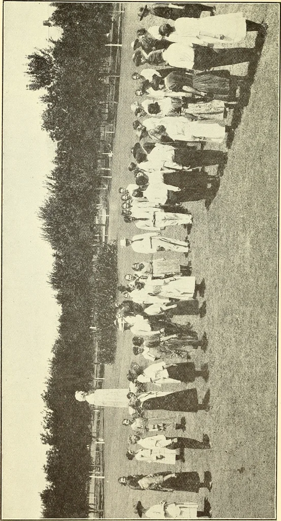 An illustration from One hundred mass play games, 1921, leaf 7