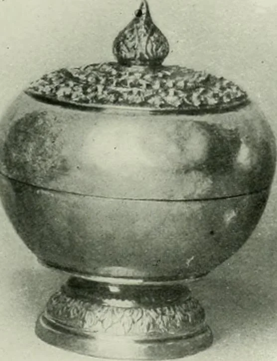 An illustration from Oriental silverwork, Malay and Chinese, with over 250 original illustrations; a handbook for connoisseurs, collectors, students and silversmiths, 1910, leaf 102