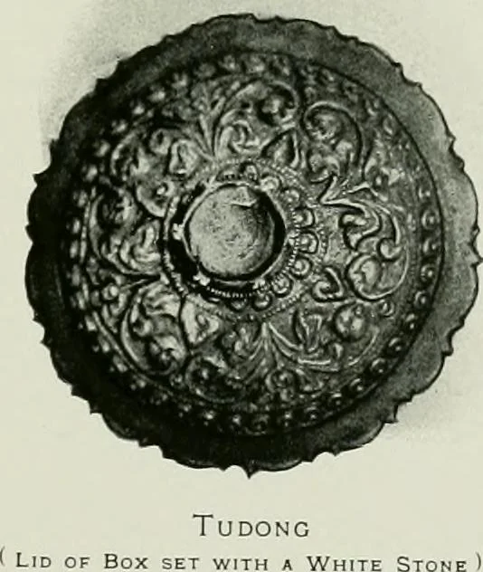 An illustration from Oriental silverwork, Malay and Chinese, with over 250 original illustrations; a handbook for connoisseurs, collectors, students and silversmiths, 1910, leaf 104