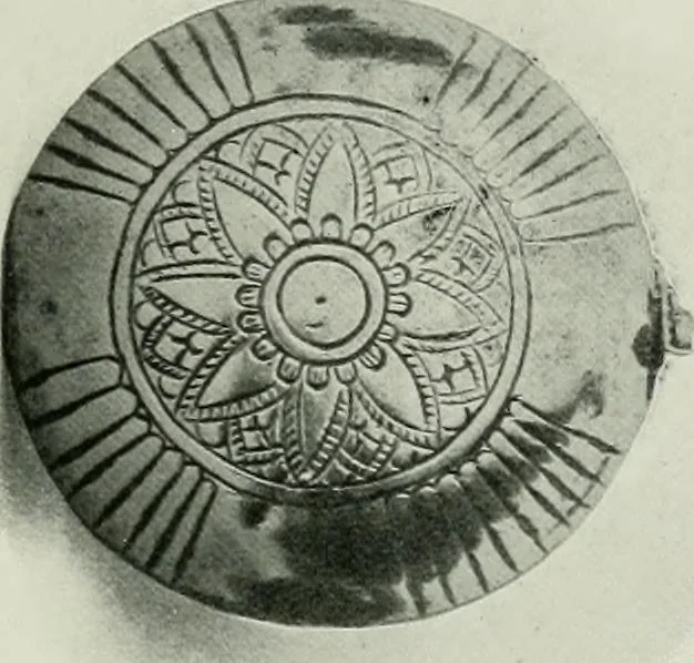 An illustration from Oriental silverwork, Malay and Chinese, with over 250 original illustrations; a handbook for connoisseurs, collectors, students and silversmiths, 1910, leaf 118