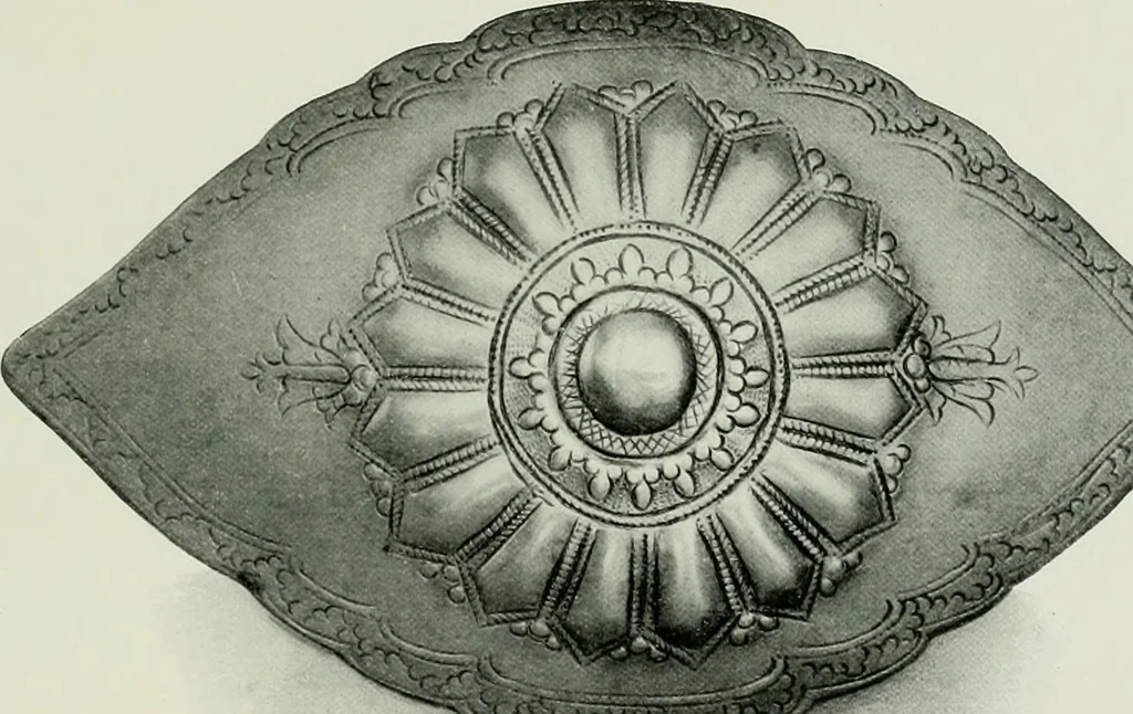 An illustration from Oriental silverwork, Malay and Chinese, with over 250 original illustrations; a handbook for connoisseurs, collectors, students and silversmiths, 1910, leaf 208