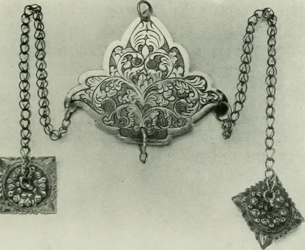 An illustration from Oriental silverwork, Malay and Chinese, with over 250 original illustrations; a handbook for connoisseurs, collectors, students and silversmiths, 1910, leaf 250