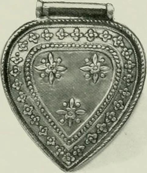An illustration from Oriental silverwork, Malay and Chinese, with over 250 original illustrations; a handbook for connoisseurs, collectors, students and silversmiths, 1910, leaf 260