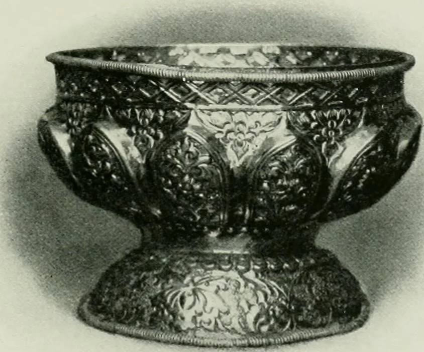 An illustration from Oriental silverwork, Malay and Chinese, with over 250 original illustrations; a handbook for connoisseurs, collectors, students and silversmiths, 1910, leaf 36