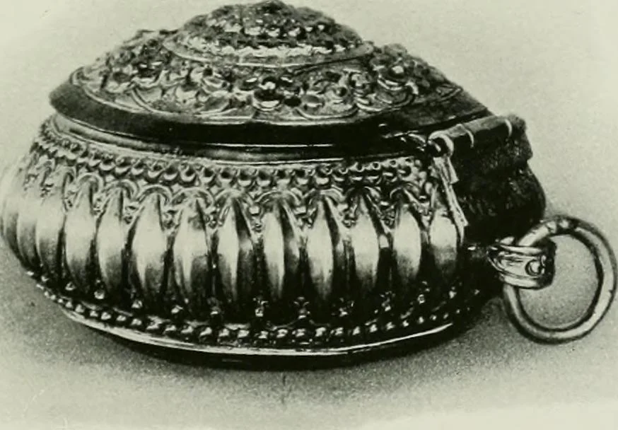 An illustration from Oriental silverwork, Malay and Chinese, with over 250 original illustrations; a handbook for connoisseurs, collectors, students and silversmiths, 1910, leaf 44