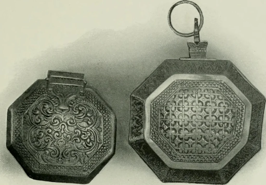 An illustration from Oriental silverwork, Malay and Chinese, with over 250 original illustrations; a handbook for connoisseurs, collectors, students and silversmiths, 1910, leaf 62