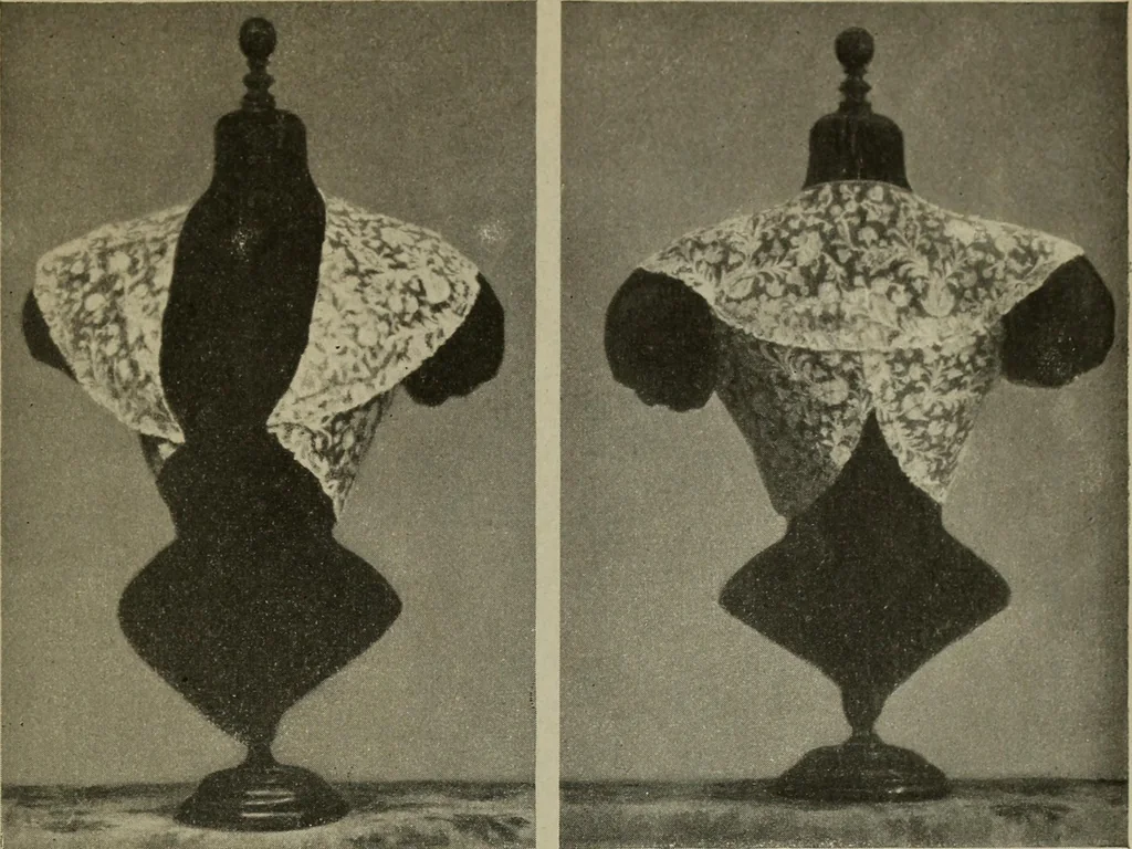An illustration from Origines de la dentelle de Venise et l'ecole de Burano, 1907, leaf 32