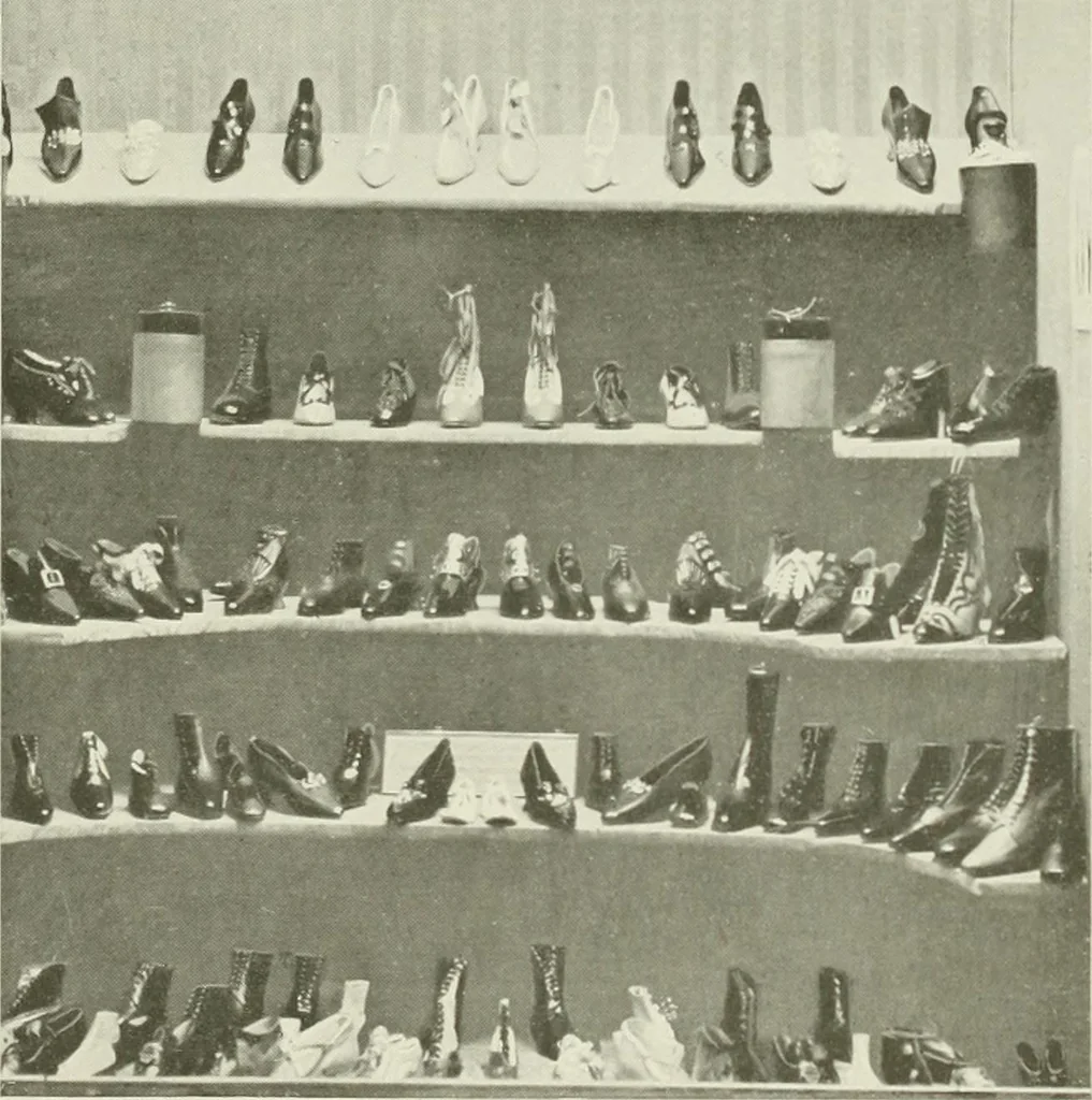 An illustration from Österreich auf der Internationalen Wissenschaftlichen und Gewerblichen Ausstellung 'Die Kinderwelt' in St. Petersburg, 1903/1904 : Bericht der Österr. Kommission, 1904, leaf 166