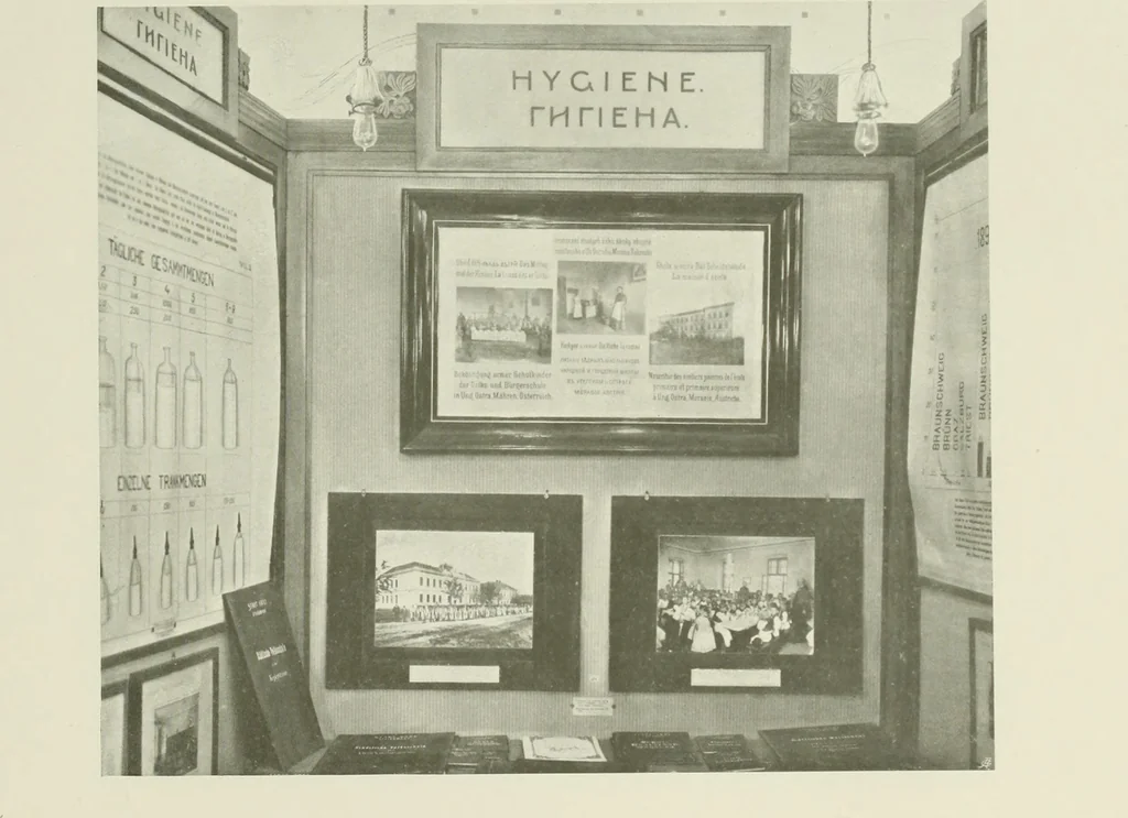An illustration from Österreich auf der Internationalen Wissenschaftlichen und Gewerblichen Ausstellung 'Die Kinderwelt' in St. Petersburg, 1903/1904 : Bericht der Österr. Kommission, 1904, leaf 184