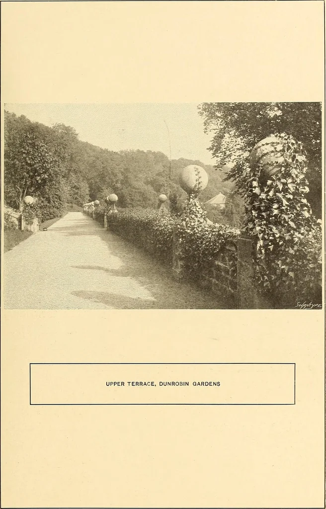 An illustration from Other famous homes of Great Britain and their stories, 1902, leaf 274