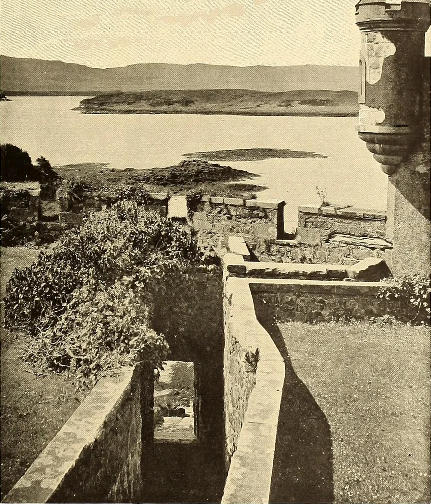 An illustration from Other famous homes of Great Britain and their stories, 1902, leaf 82