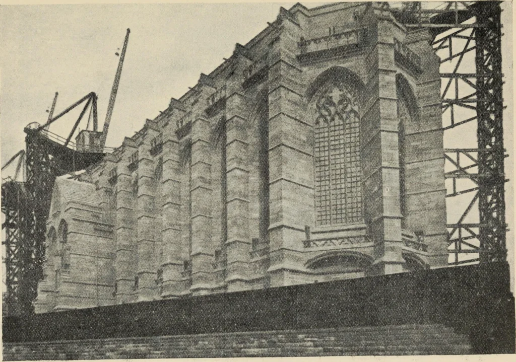 An illustration from Our English cathedrals ; their architectural beauties and characteristics, and their historical associations popularly described, together with chapters on the cathedral in mediaeval and in modern times, and in English poetry and prose; withmaps, plans, and numerous illustrations from photographs, 1911, leaf 234