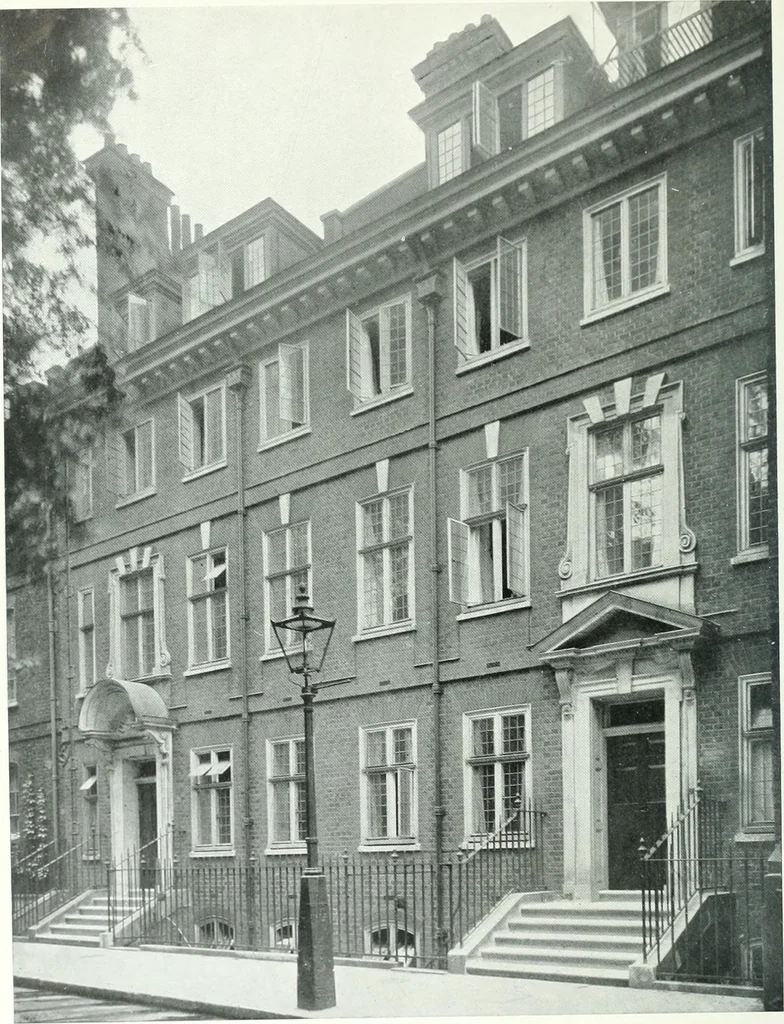 An illustration from Our homes and how to make the best of them, 1909, leaf 211