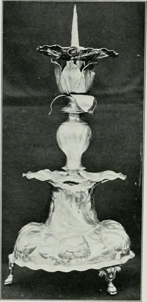 An illustration from De Nederlandsche monumenten van geschiedenis en kunst : geillustreerde beschrijving, 1912, leaf 223
