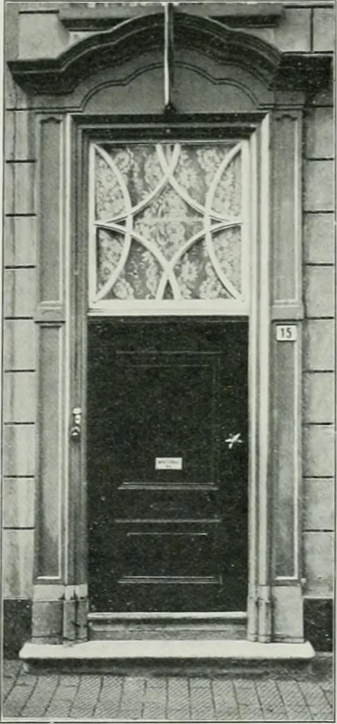 An illustration from De Nederlandsche monumenten van geschiedenis en kunst : geillustreerde beschrijving, 1912, leaf 294