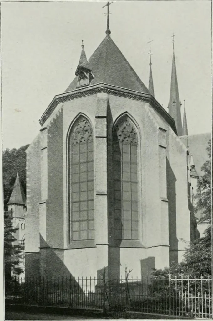 An illustration from De Nederlandsche monumenten van geschiedenis en kunst : geillustreerde beschrijving, 1912, leaf 389