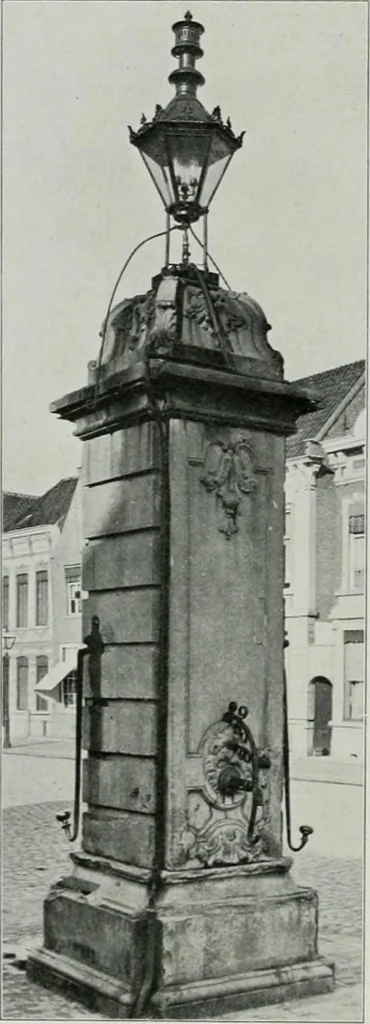 An illustration from De Nederlandsche monumenten van geschiedenis en kunst : geillustreerde beschrijving, 1912, leaf 411
