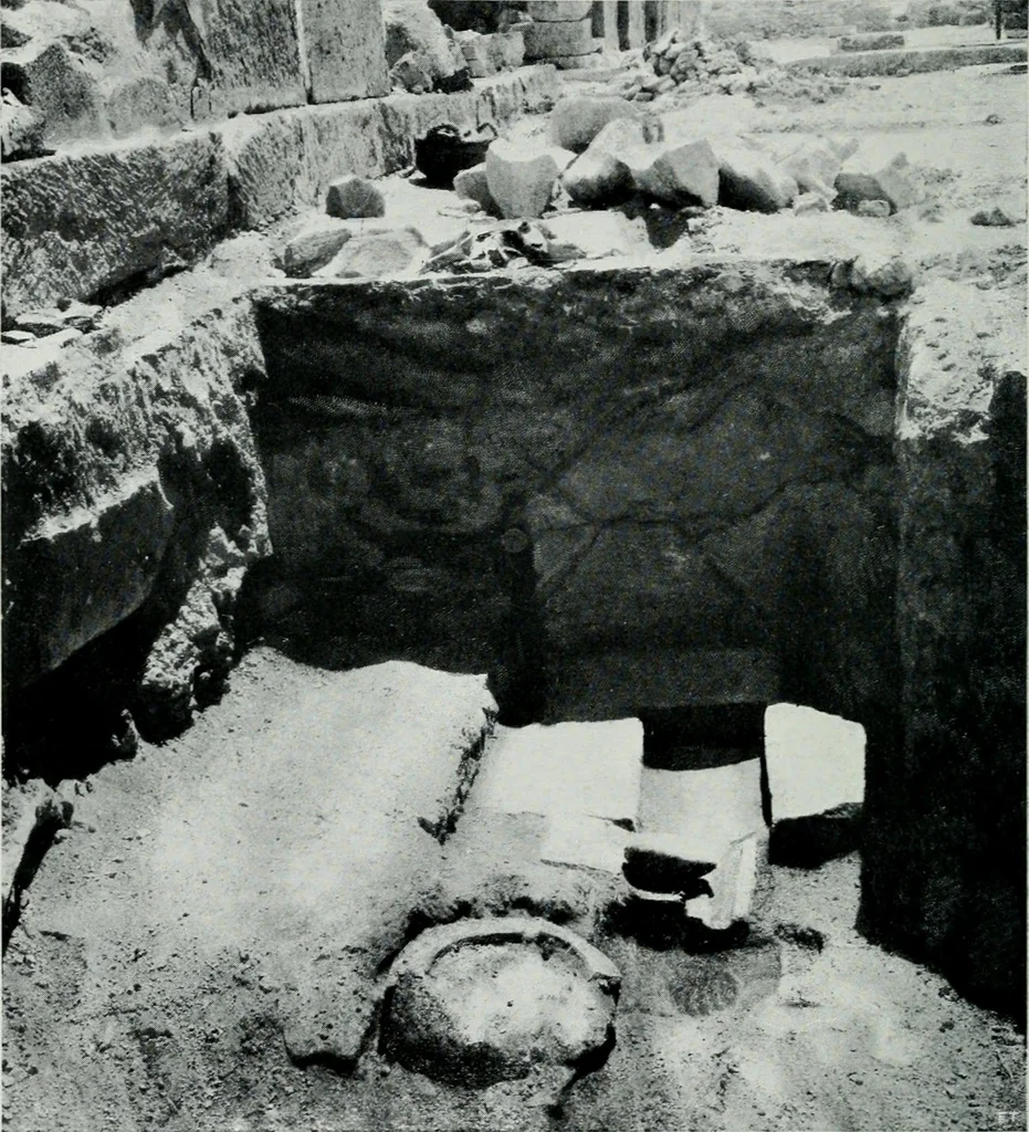 An illustration from The palaces of Crete and their builders, 1907, leaf 303