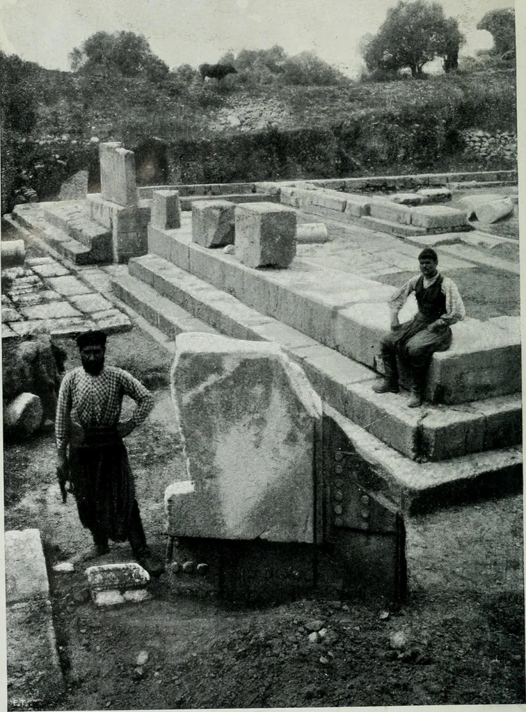 An illustration from The palaces of Crete and their builders, 1907, leaf 7