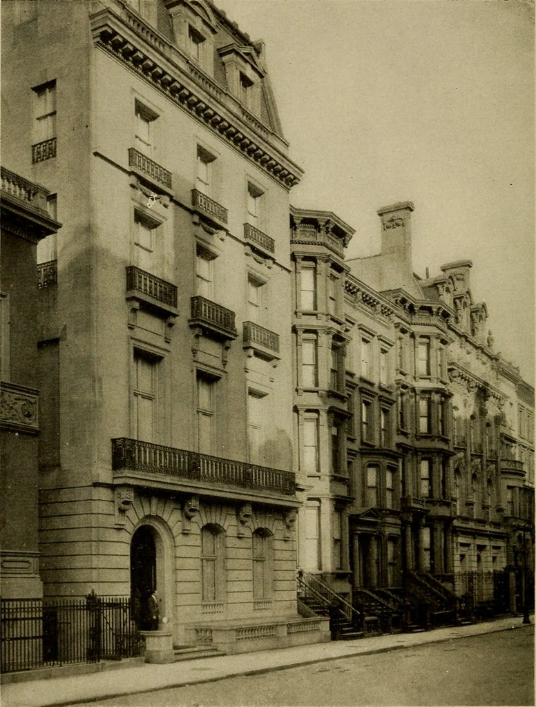 An illustration from Palatial homes in the city of New York and dwellers there in ... arranged for the convenience of the passer-by, 1910, leaf 17