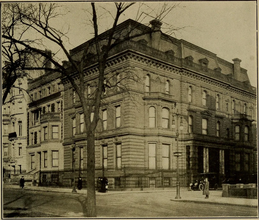 An illustration from Palatial homes in the city of New York and dwellers there in ... arranged for the convenience of the passer-by, 1910, leaf 20