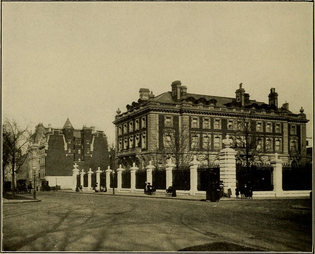 An illustration from Palatial homes in the city of New York and dwellers there in ... arranged for the convenience of the passer-by, 1910, leaf 27