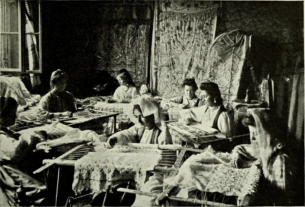 An illustration from Peasant art in Austria and Hungary, 1911, leaf 190