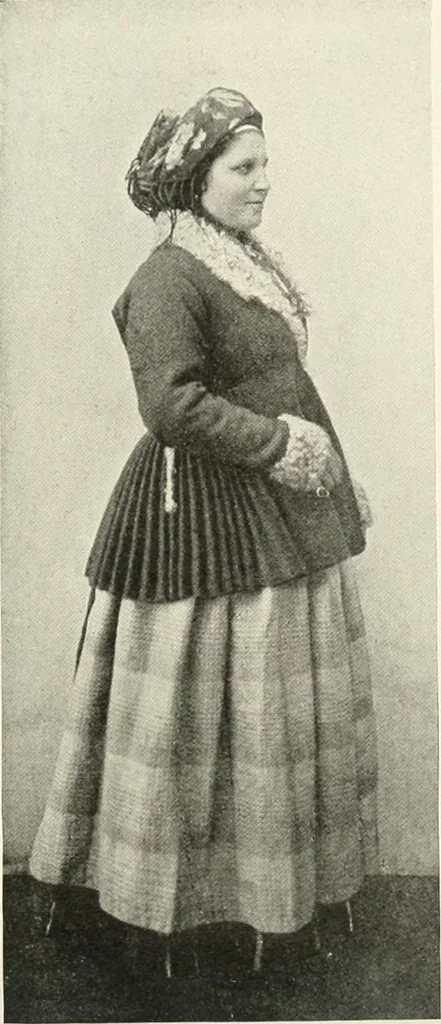 An illustration from Peasant art in Russia, 1912, leaf 235