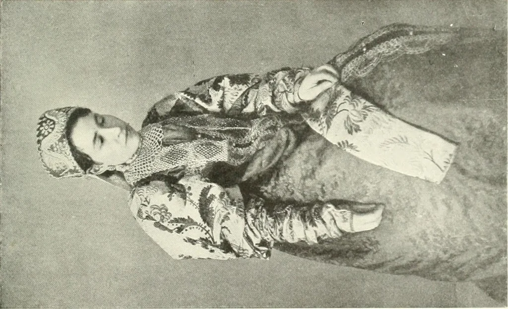 An illustration from Peasant art in Russia, 1912, leaf 44